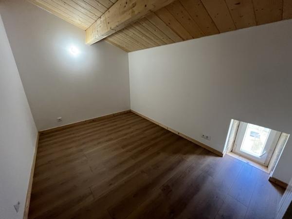 Maison à louer 850 € CC Baigneaux 4 p 98 m² DPE D