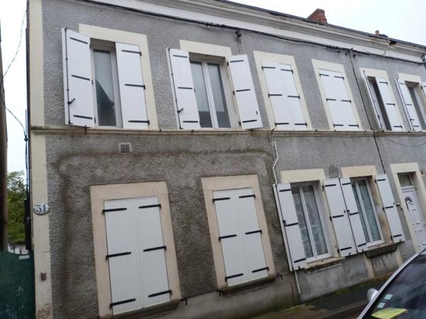 Vente Immeuble 10 pièces 210 m2 à Vierzon