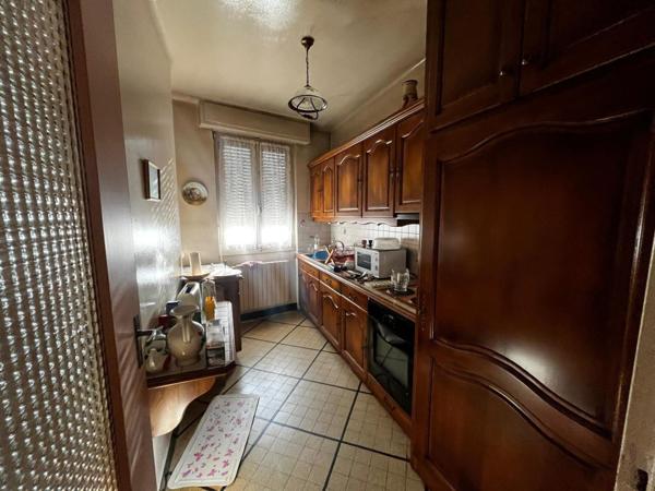 Appartement type 4+grenier à Pont de Cheruy centre ville et 2 garages 38230