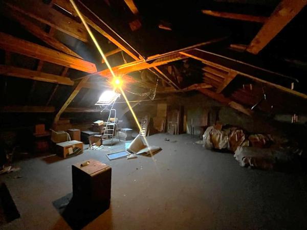 Appartement type 4+grenier à Pont de Cheruy centre ville et 2 garages 38230