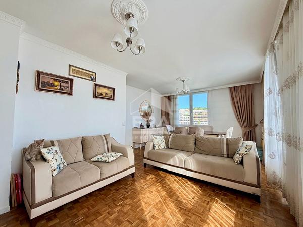 Appartement 3 pièces de 64,45 m² - dernier étage - vue panoramique - Sèvres centre-ville