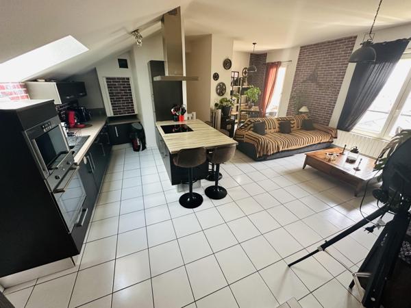 Appartement
         6 pièces
        - 103 m² 219 900 € *