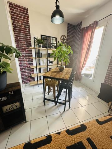 Appartement
         6 pièces
        - 103 m² 219 900 € *