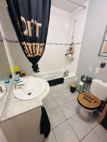 Appartement
         6 pièces
        - 103 m² 219 900 € *