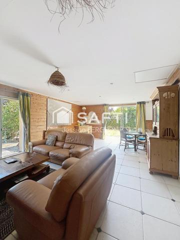 Maison avec dépendance au calme entouré de verdure