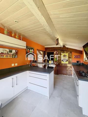 Maison avec dépendance au calme entouré de verdure