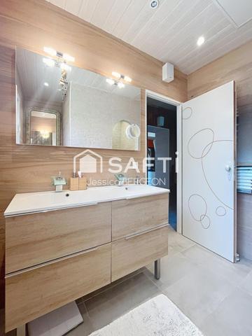 Maison avec dépendance au calme entouré de verdure