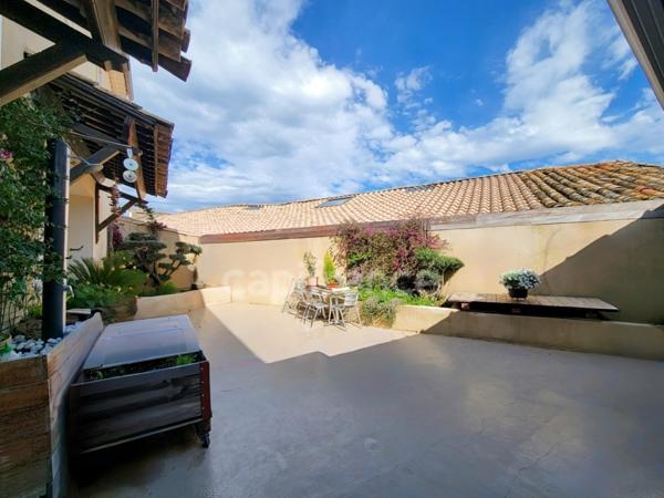 A VENDRE - Maison vigneronne T10 - 252m² habitables - Garage - Terrasse - Roujan (34)