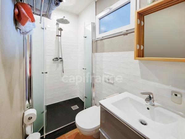 A VENDRE - Maison vigneronne T10 - 252m² habitables - Garage - Terrasse - Roujan (34)