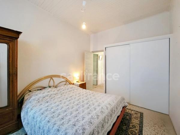 A VENDRE - Maison vigneronne T10 - 252m² habitables - Garage - Terrasse - Roujan (34)