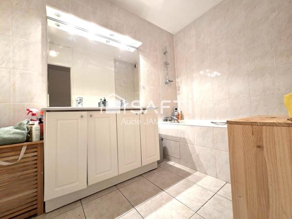 Entièrement refait, avec double balcon-terrasse