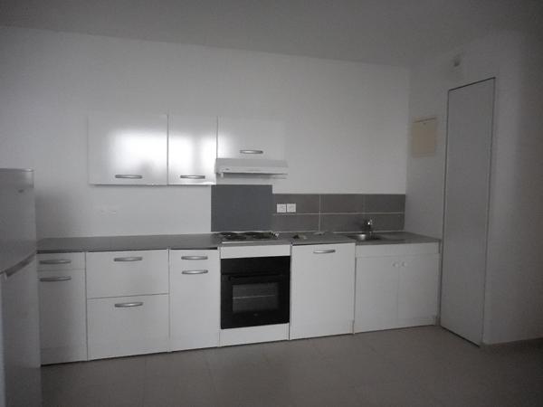 T1/2 QUARTIER BAILLE AVEC GARAGE