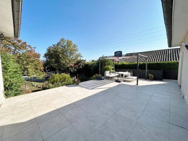 Maison 7 pièce(s) avec sous-sol et piscine sur 1500 m² de terrain