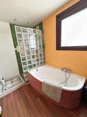 Maison 7 pièce(s) avec sous-sol et piscine sur 1500 m² de terrain