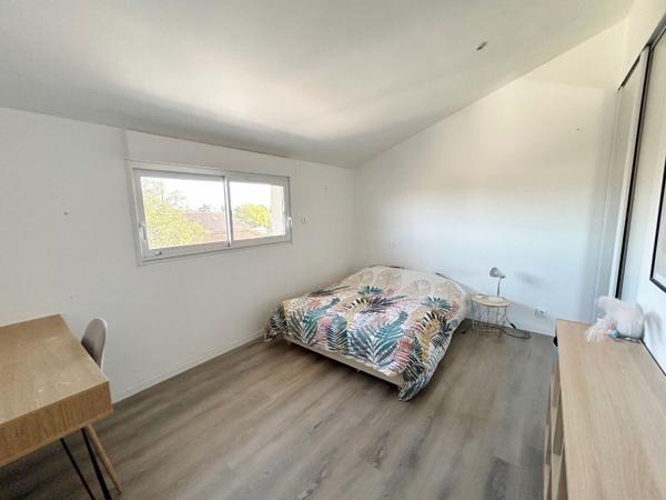 Maison 7 pièce(s) avec sous-sol et piscine sur 1500 m² de terrain