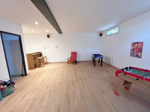 Maison 7 pièce(s) avec sous-sol et piscine sur 1500 m² de terrain