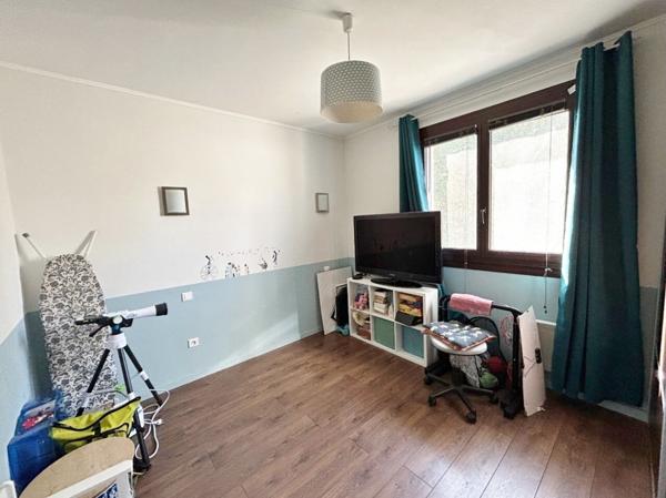 Maison 7 pièce(s) avec sous-sol et piscine sur 1500 m² de terrain