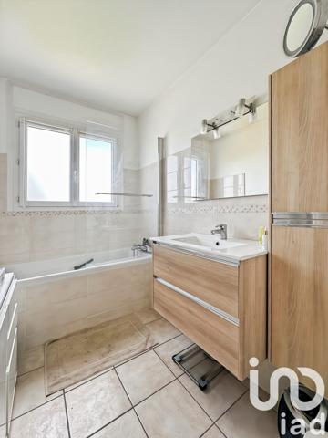 Appartement 2 pièces de 56 m² à Vaujours (93410)