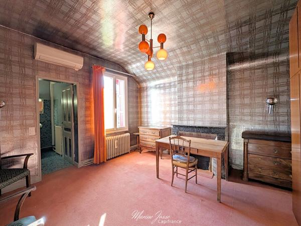 Lourdes – Maison de caractère style basque, modulable, idéale pour un projet familial ou locatif.