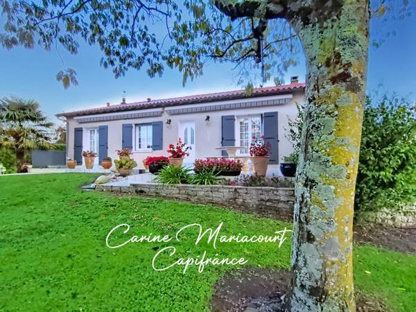 Maison 4 chambres sur sous-sol avec espace de vie de plain-pied et grand garage – Terrain 1701 m² – proche La Crèche et Saint-Maixent-l’École (79)