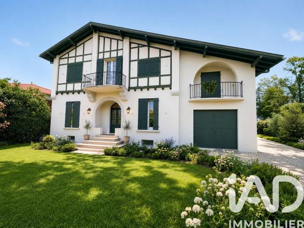 Maison à vendre 8 pièces 270 m² Cambo-les-Bains