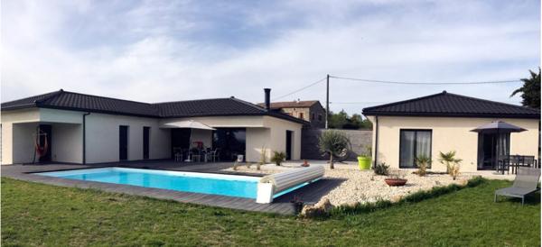 2 VILLAS NEUVES raccordables - plain-pied - grand jardin plat - piscine chauffée - accès vélo - sud Vinezac (07110)