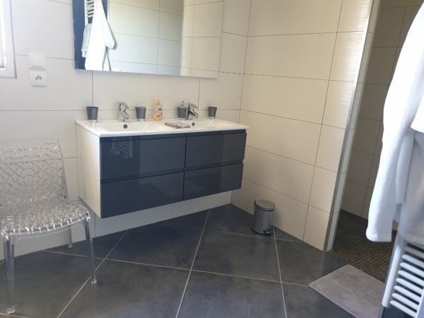 2 VILLAS NEUVES raccordables - plain-pied - grand jardin plat - piscine chauffée - accès vélo - sud Vinezac (07110)