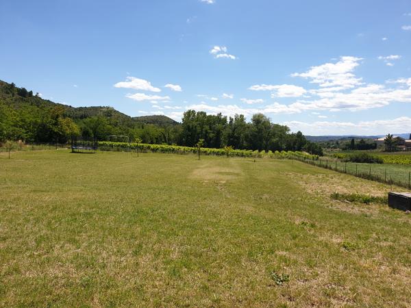 2 VILLAS NEUVES raccordables - plain-pied - grand jardin plat - piscine chauffée - accès vélo - sud Vinezac (07110)