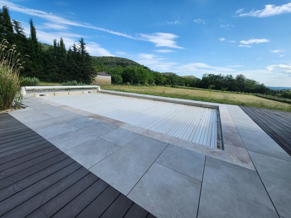 2 VILLAS NEUVES raccordables - plain-pied - grand jardin plat - piscine chauffée - accès vélo - sud Vinezac (07110)