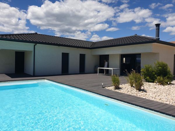 2 VILLAS NEUVES raccordables - plain-pied - grand jardin plat - piscine chauffée - accès vélo - sud Vinezac (07110)