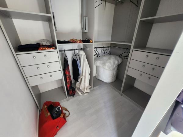 2 VILLAS NEUVES raccordables - plain-pied - grand jardin plat - piscine chauffée - accès vélo - sud Vinezac (07110)