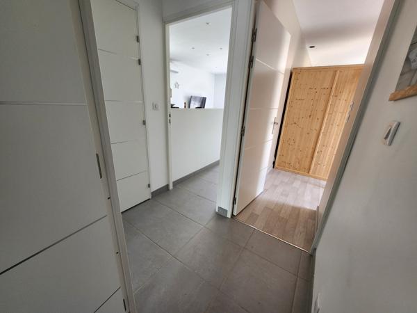 2 VILLAS NEUVES raccordables - plain-pied - grand jardin plat - piscine chauffée - accès vélo - sud Vinezac (07110)