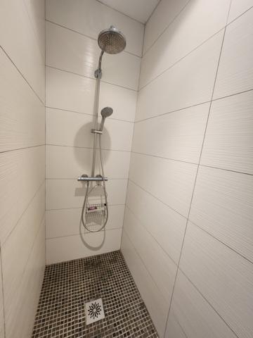 2 VILLAS NEUVES raccordables - plain-pied - grand jardin plat - piscine chauffée - accès vélo - sud Vinezac (07110)