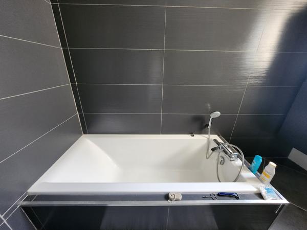 2 VILLAS NEUVES raccordables - plain-pied - grand jardin plat - piscine chauffée - accès vélo - sud Vinezac (07110)