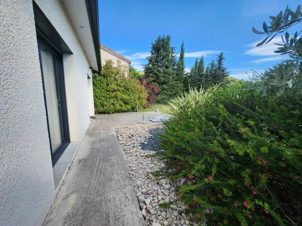 2 VILLAS NEUVES raccordables - plain-pied - grand jardin plat - piscine chauffée - accès vélo - sud Vinezac (07110)