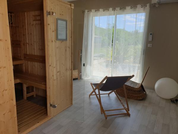 2 VILLAS NEUVES raccordables - plain-pied - grand jardin plat - piscine chauffée - accès vélo - sud Vinezac (07110)