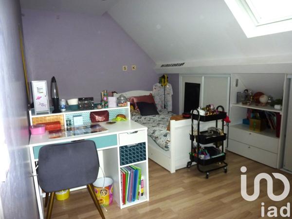 Maison traditionnelle 7 pièces de 142 m² à Nogent-sur-Oise (60180)