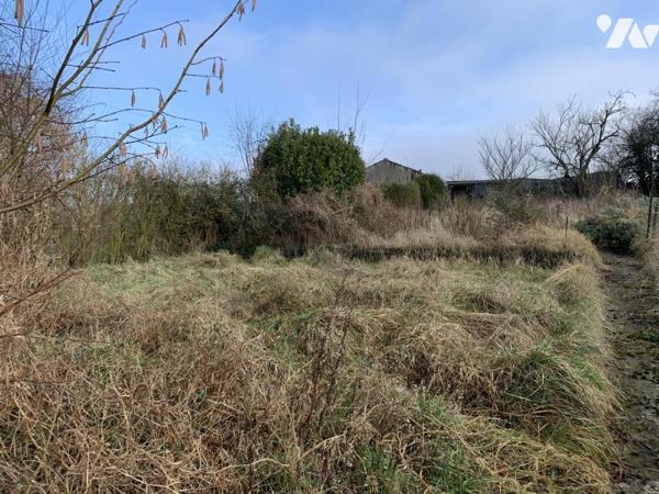 MAISON ANCIENNE DE VILLAGE AVEC DEPENDANCES