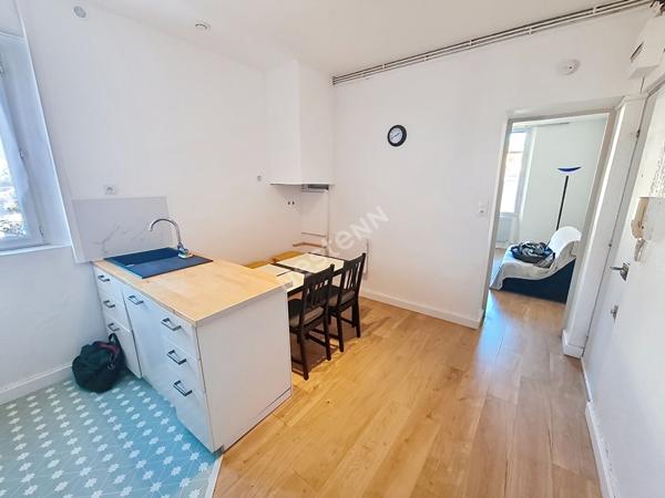 Excellent placement locatif Toulon Ouest Appartement T2 de 50 m² vendu meublé