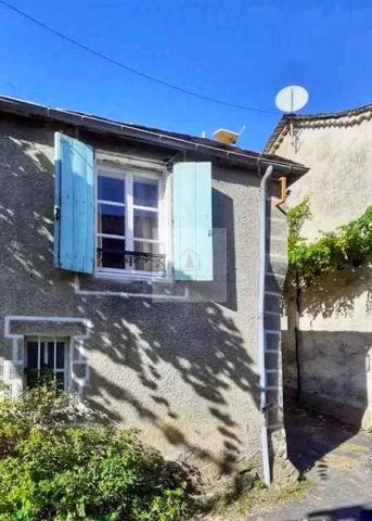 Maison De Village