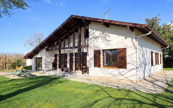 Maison à vendre    5 pièces •  Soustons