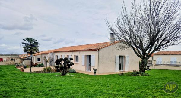 Vente maison Cugand : 345 000 € - AJP Immobilier Clisson