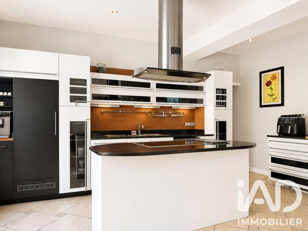Maison à vendre 11 pièces 278 m² Dourdan