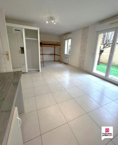 78410 AUBERGENVILLE , Appartement 1 pièce(s) 33 m2, jardin 27 m2 et stationnement