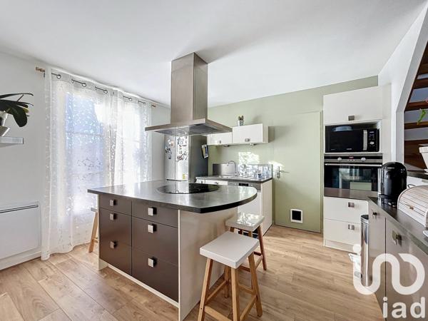 Maison 6 pièces de 163 m² à Ozoir-la-Ferrière (77330)