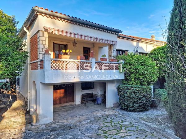 La Seyne sur Mer belle maison ancienne de construction traditionnelle, deux appartements indépendants, jardin arboré.