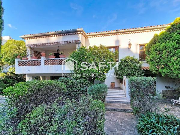 La Seyne sur Mer belle maison ancienne de construction traditionnelle, deux appartements indépendants, jardin arboré.
