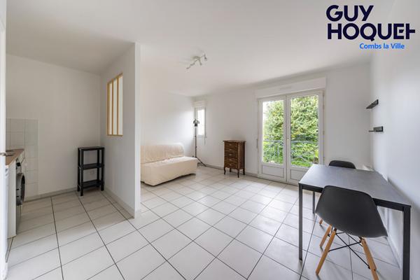 LOCATION : appartement 1 pièce (26 m²) à QUINCY SOUS SENART