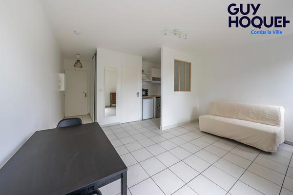 LOCATION : appartement 1 pièce (26 m²) à QUINCY SOUS SENART