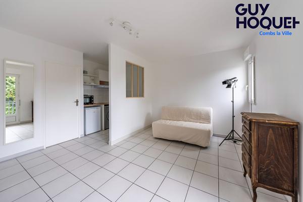 LOCATION : appartement 1 pièce (26 m²) à QUINCY SOUS SENART